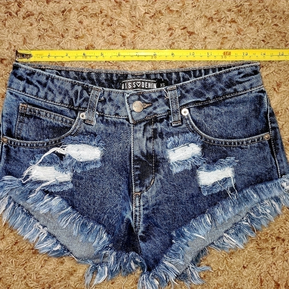 Missdenim | Minimal Low Waist Short - Picture 5 of 6